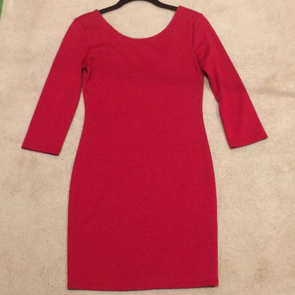 Forever 21 Dresses & Skirts - Scoop neck fitted dress